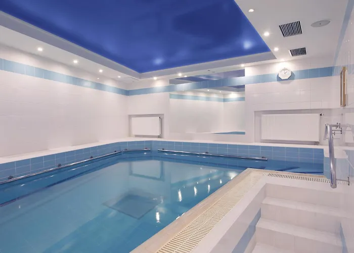 מלון Belvedere Wellness 4*